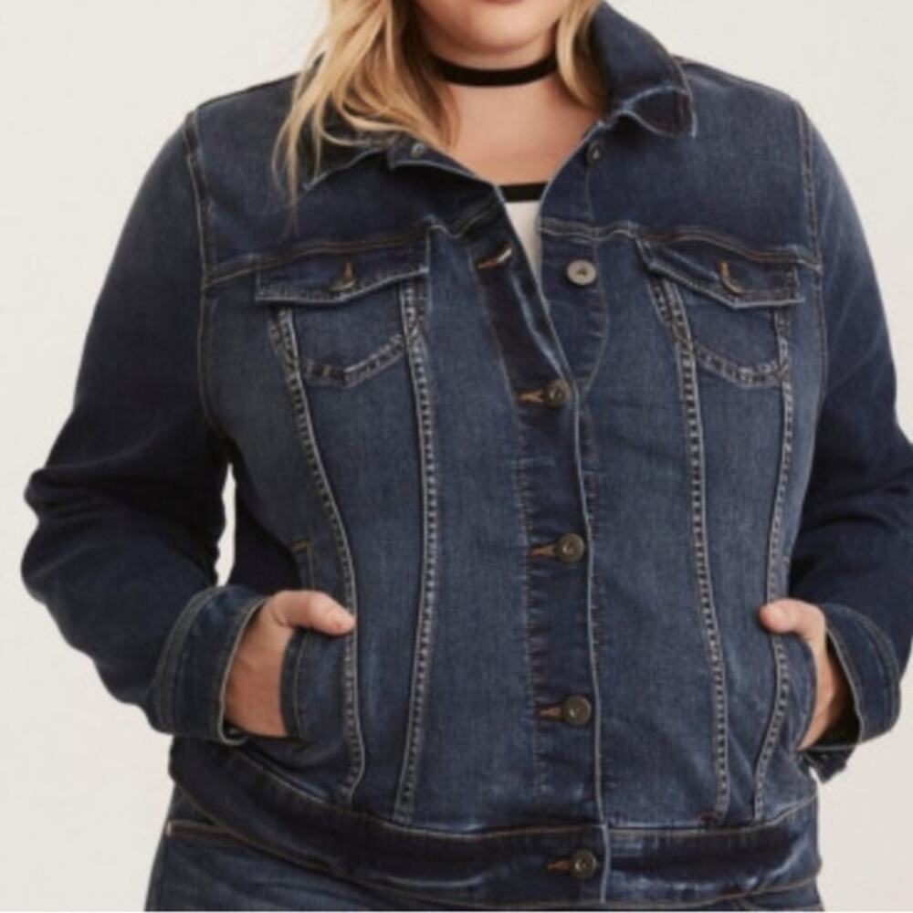 Torrid 6 stretch denim jean jacket. 6x